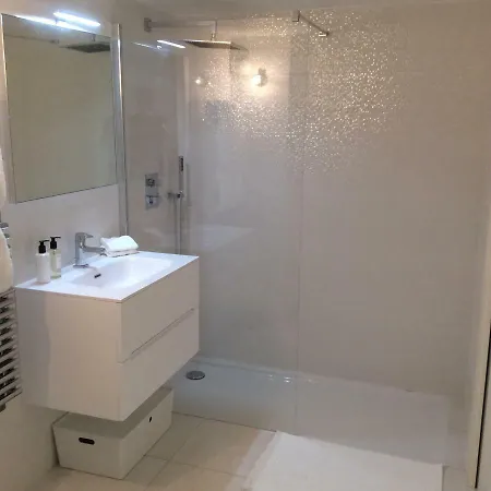 Exclusive Tropez 아파트 *